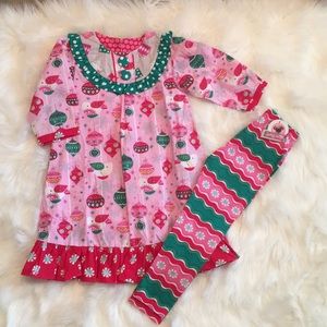 Jelly the Pug Christmas outfit